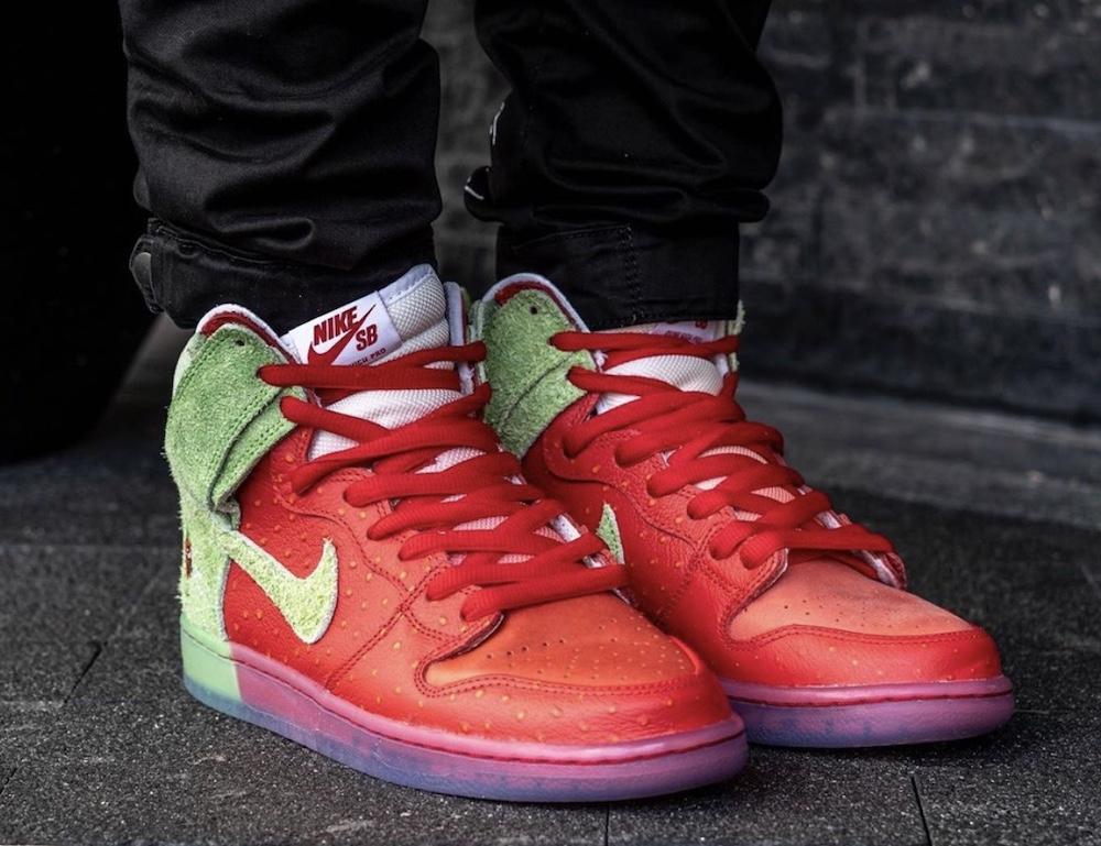 Nike SB Dunk High Strawberry Cough - YankeeKicks Store