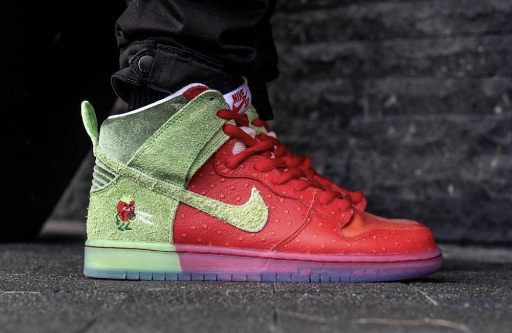 Nike SB Dunk High Strawberry Cough - YankeeKicks Store